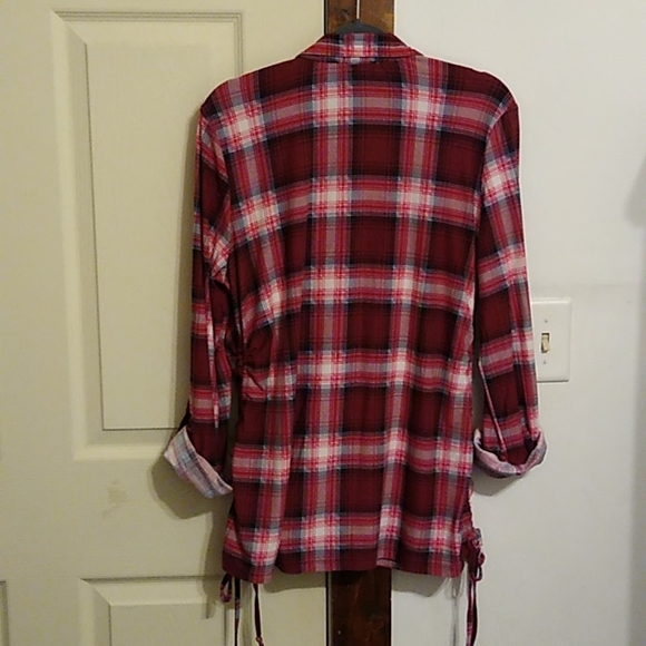 Like New No Comment Buttery Soft Plaid Top: Large - Picture 4 of 7